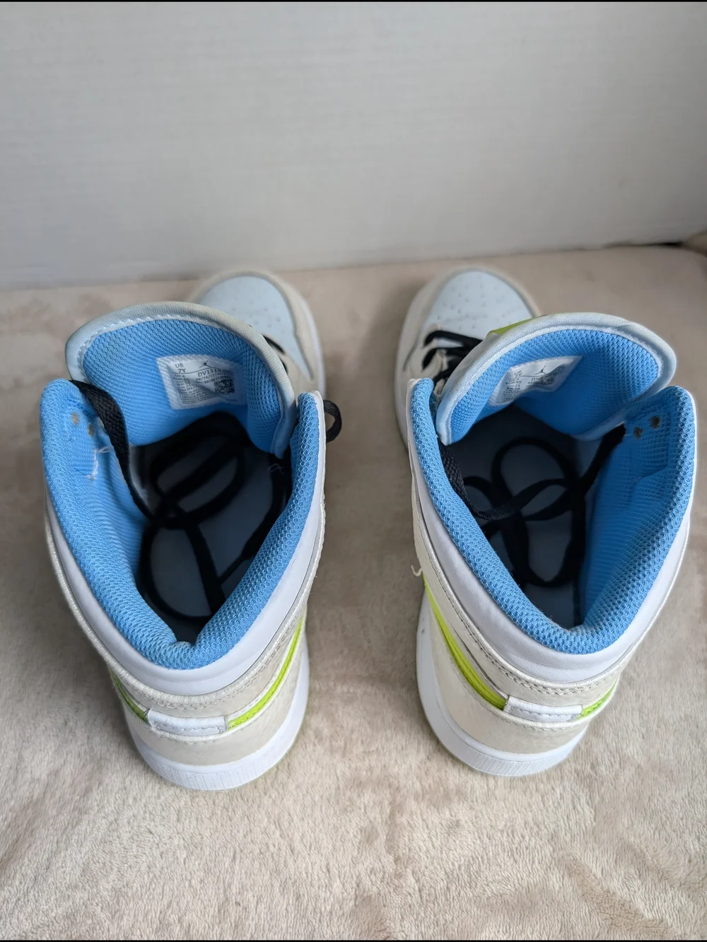 Nike Air Jordan 1 Mid SE Warped Swoosh Size 7Y